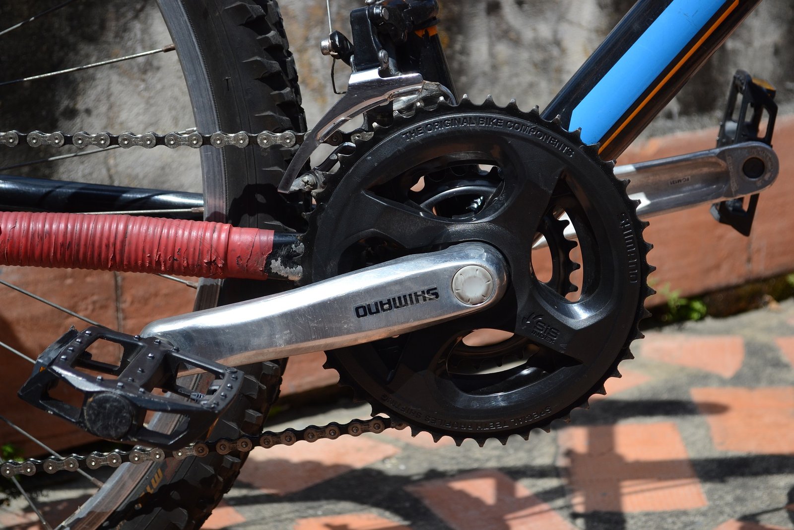flat pedals vs clipless pedals