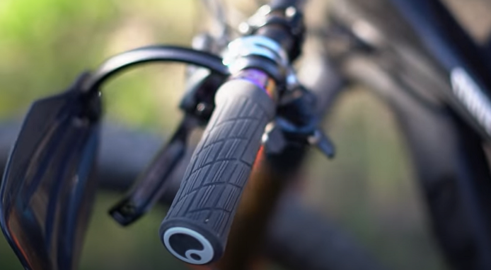 how to choose the right mtb grips for you how to choose the right mtb grips for you